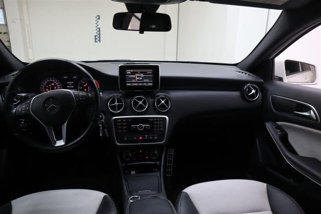 MERCEDES-BENZ A 2013 180 CDI BE A Premium Business