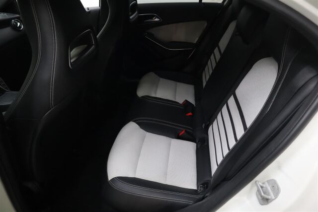 MERCEDES-BENZ A 2013 180 CDI BE A Premium Business