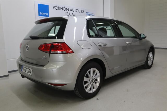VOLKSWAGEN Golf 2013 Comfortline 1,2 TSI 77 kW (105 hv) BlueMotion Technology 4-ovinen