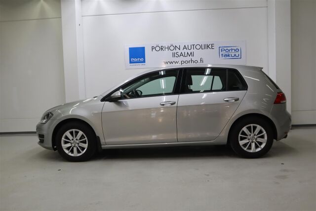 VOLKSWAGEN Golf 2013 Comfortline 1,2 TSI 77 kW (105 hv) BlueMotion Technology 4-ovinen