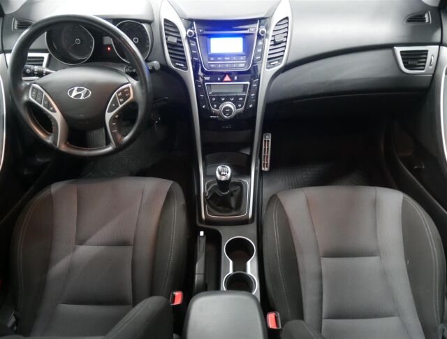 HYUNDAI i30 Wagon 2014 1,6 GDI 6MT ISG Comfort Plus
