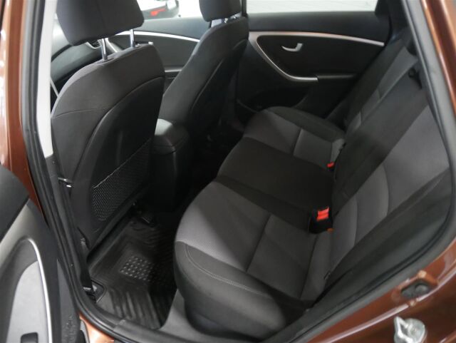 HYUNDAI i30 Wagon 2014 1,6 GDI 6MT ISG Comfort Plus