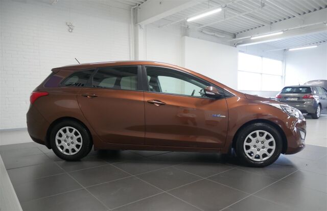 HYUNDAI i30 Wagon 2014 1,6 GDI 6MT ISG Comfort Plus