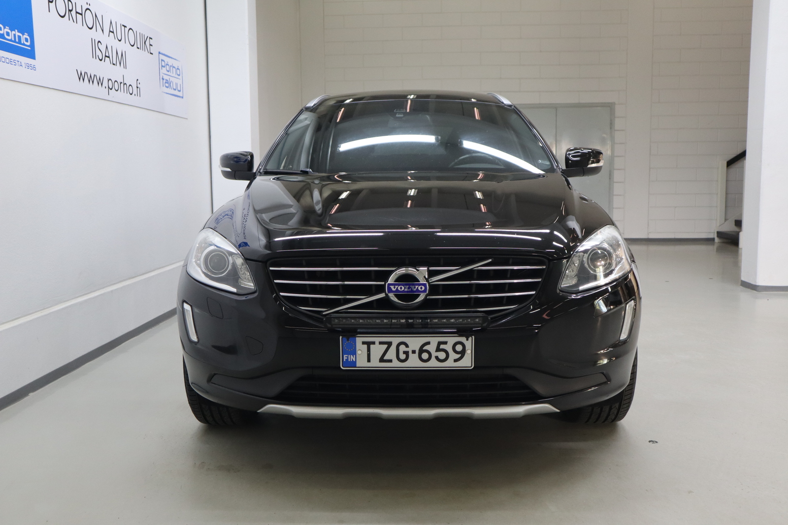 Volvo XC60 D4 AWD Business Summum aut 2014, kuva 2/26