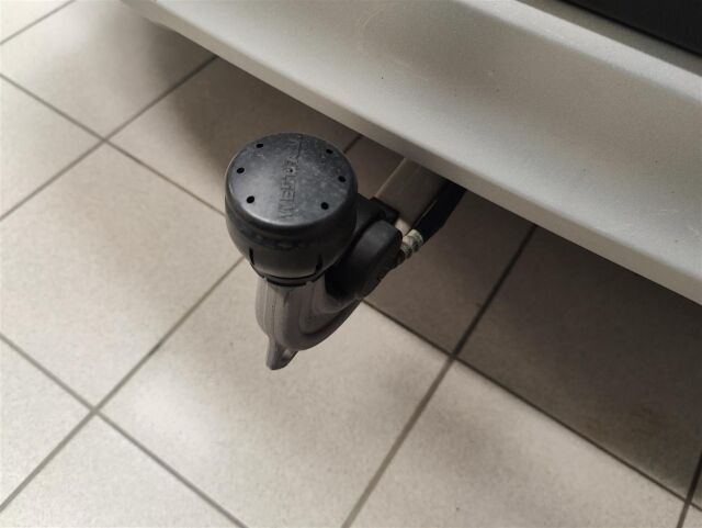 MERCEDES-BENZ GLA 2015 220 CDI 4Matic A Premium Business Webasto,ylläpitolaturi,koukku