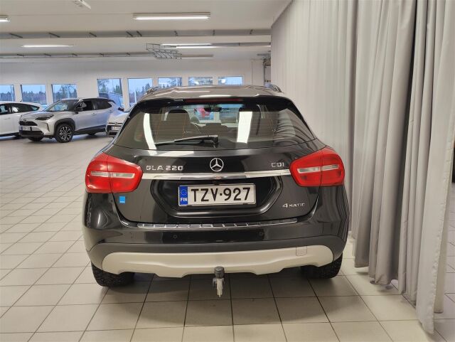 MERCEDES-BENZ GLA 2015 220 CDI 4Matic A Premium Business Webasto,ylläpitolaturi,koukku