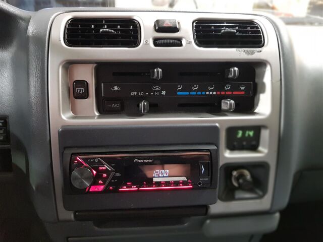 TOYOTA Hiace 2008 2,5 D-4D 95 4ov pitkä