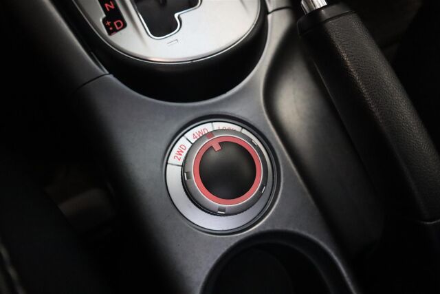 MITSUBISHI Outlander 2012 2,4 MIVEC Intense CVT AT