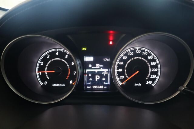 MITSUBISHI Outlander 2012 2,4 MIVEC Intense CVT AT