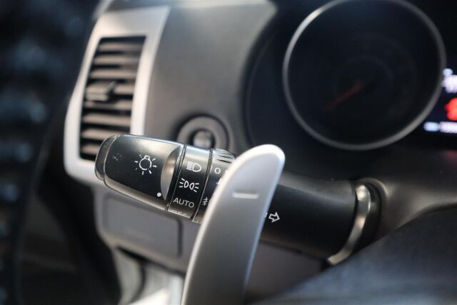 MITSUBISHI Outlander 2012 2,4 MIVEC Intense CVT AT