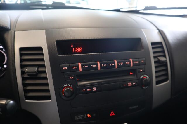 MITSUBISHI Outlander 2012 2,4 MIVEC Intense CVT AT