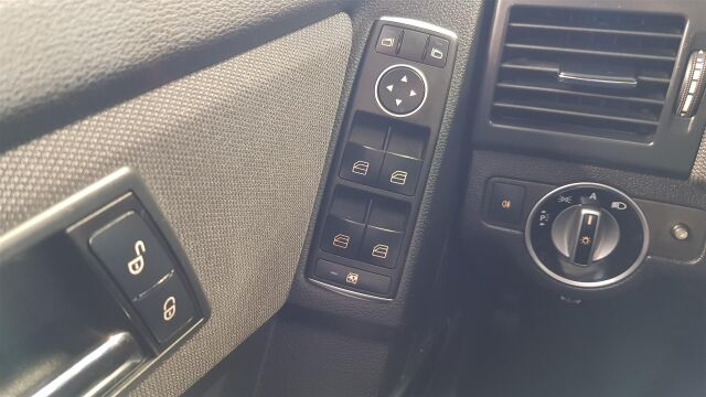 MERCEDES-BENZ GLK 2011 220 CDI BE 4Matic A Premium Business