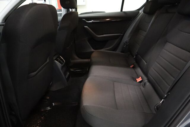 SKODA Octavia 2013 1,4 TSI Elegance DSG Autom.