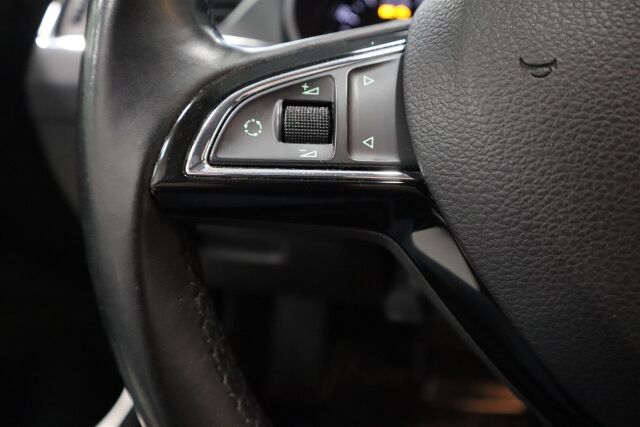 SKODA Octavia 2013 1,4 TSI Elegance DSG Autom.