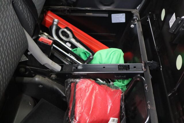 VOLKSWAGEN Transporter 2014 umpipakettiauto 2,0 TDI 103 kW ** Alvillinen, 1. omisteinen, juuri huollettu**