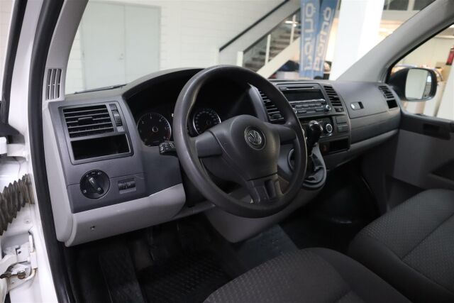 VOLKSWAGEN Transporter 2014 umpipakettiauto 2,0 TDI 103 kW ** Alvillinen, 1. omisteinen, juuri huollettu**
