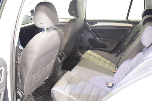 VOLKSWAGEN Golf 2015 Variant Comfortline 1,6 TDI 81 kW (110 hv) DSG-automaatti* Kaukowebasto, Xenonit*