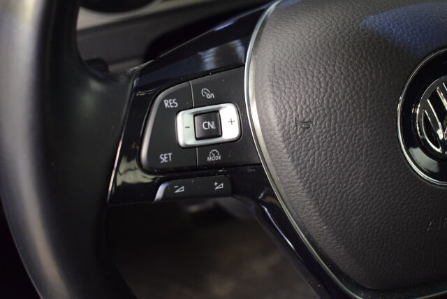 VOLKSWAGEN Golf 2015 Variant Comfortline 1,6 TDI 81 kW (110 hv) DSG-automaatti* Kaukowebasto, Xenonit*