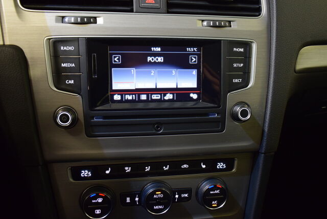 VOLKSWAGEN Golf 2015 Variant Comfortline 1,6 TDI 81 kW (110 hv) DSG-automaatti* Kaukowebasto, Xenonit*