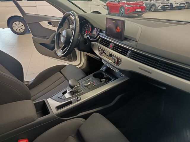 AUDI A4 2016 Sedan First Edition Business Sport 2,0 TDI 140 kW quattro S tronic