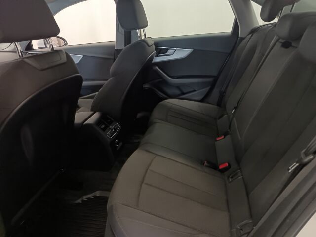 AUDI A4 2016 Sedan First Edition Business Sport 2,0 TDI 140 kW quattro S tronic