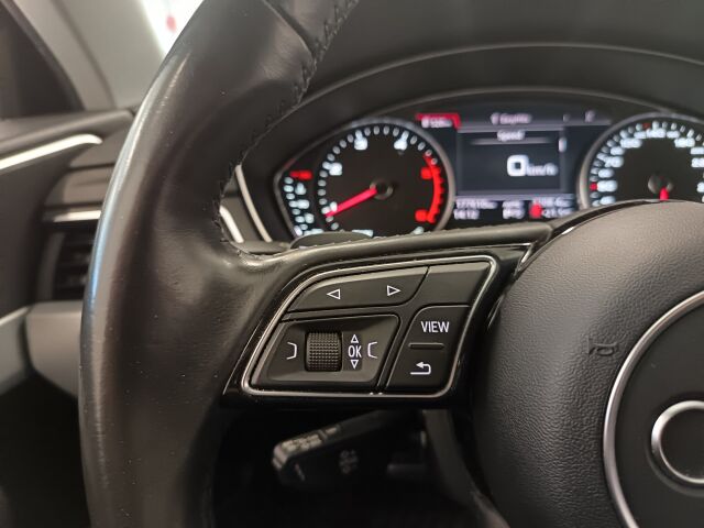AUDI A4 2016 Sedan First Edition Business Sport 2,0 TDI 140 kW quattro S tronic