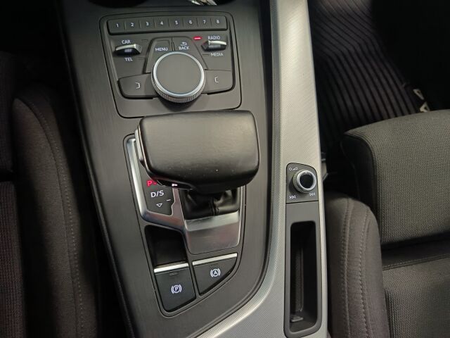 AUDI A4 2016 Sedan First Edition Business Sport 2,0 TDI 140 kW quattro S tronic