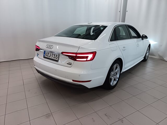 AUDI A4 2016 Sedan First Edition Business Sport 2,0 TDI 140 kW quattro S tronic