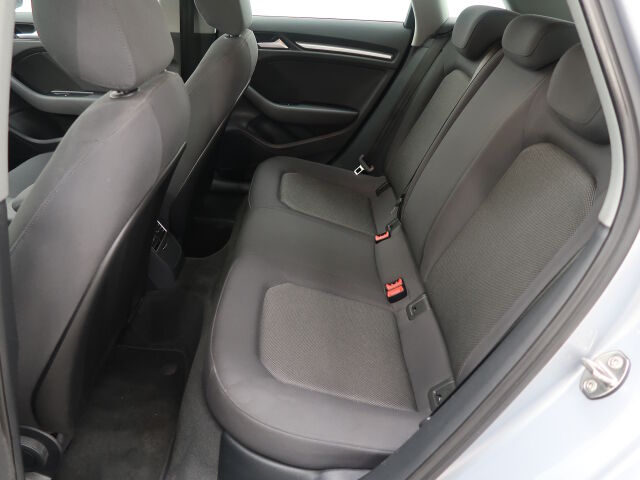 Audi A3 2017 Sportback Business 1,4 TFSI COD 110 kW ultra