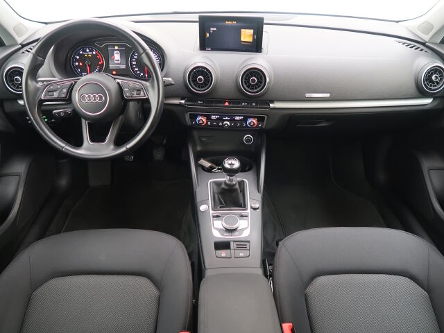 Audi A3 2017 Sportback Business 1,4 TFSI COD 110 kW ultra