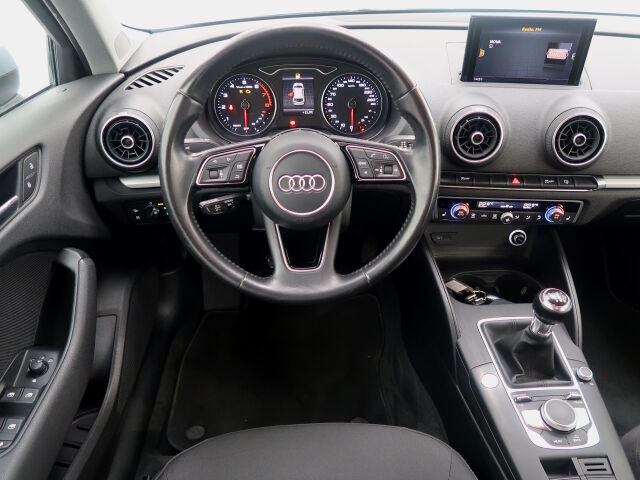 Audi A3 2017 Sportback Business 1,4 TFSI COD 110 kW ultra