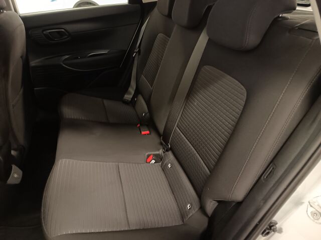 HYUNDAI i20 Hatchback 2022 1.0 T-GDi 100 hv 6MT Comfort **VÄHÄN AJETTU JA HIENO PIKKUPIRSSI**