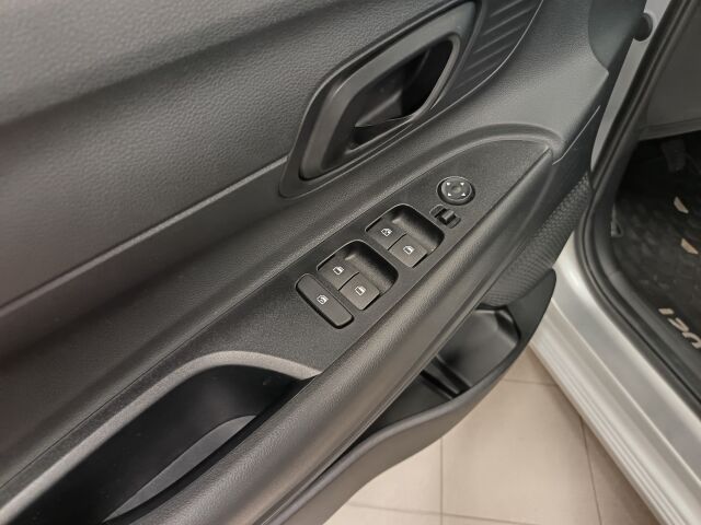 HYUNDAI i20 Hatchback 2022 1.0 T-GDi 100 hv 6MT Comfort **VÄHÄN AJETTU JA HIENO PIKKUPIRSSI**