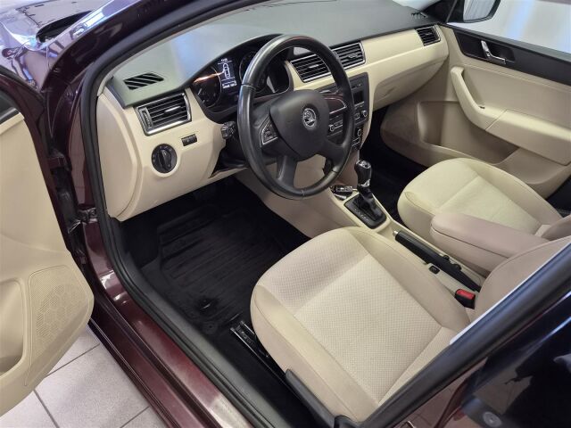 SKODA Rapid 2013 1,4 TSI Elegance DSG Autom.