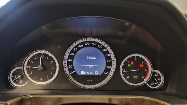 MERCEDES-BENZ E 2009 220 CDI BE A