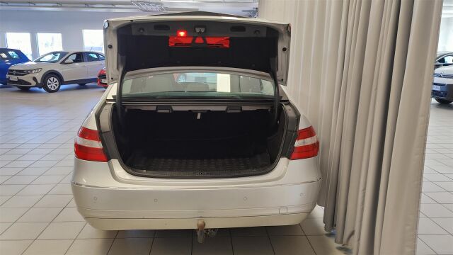 MERCEDES-BENZ E 2009 220 CDI BE A