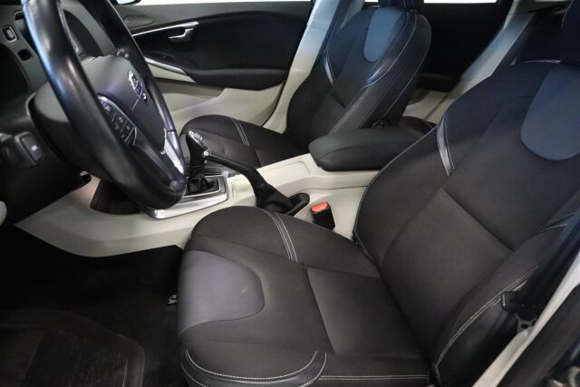 VOLVO V40 2014 T2 Momentum