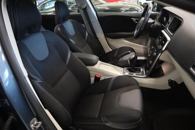 VOLVO V40 2014 T2 Momentum