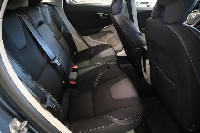 VOLVO V40 2014 T2 Momentum