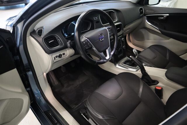 VOLVO V40 2014 T2 Momentum