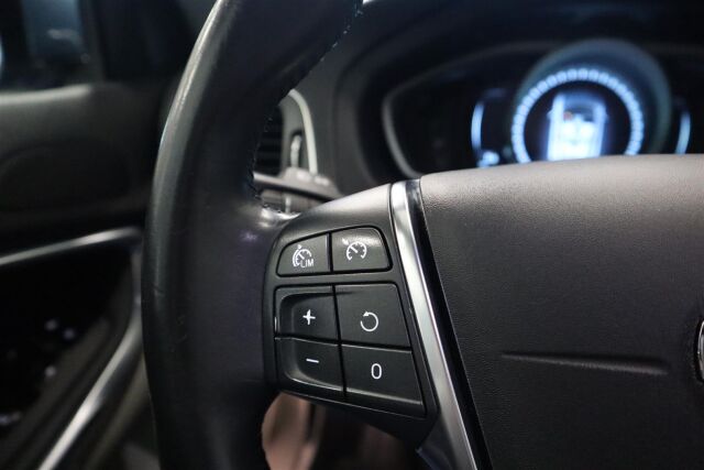 VOLVO V40 2014 T2 Momentum