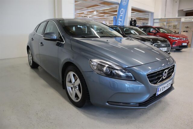 VOLVO V40 2014 T2 Momentum