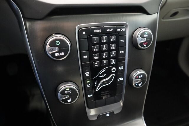 VOLVO V40 2014 T2 Momentum