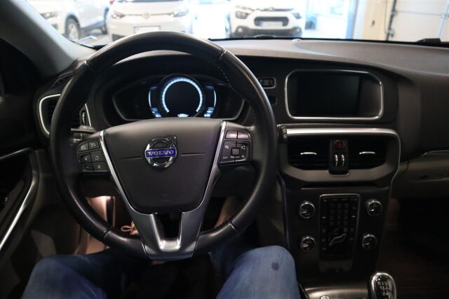 VOLVO V40 2014 T2 Momentum
