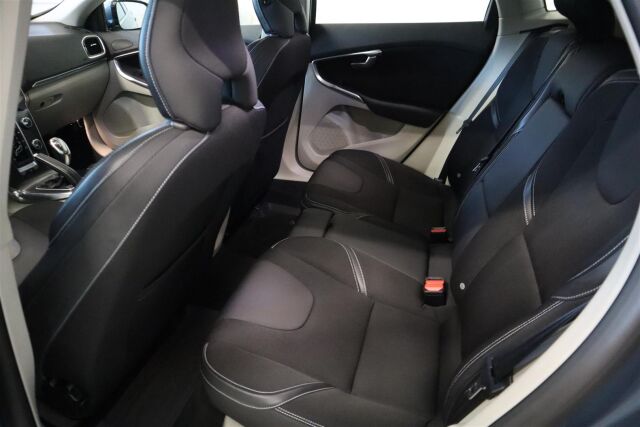 VOLVO V40 2014 T2 Momentum