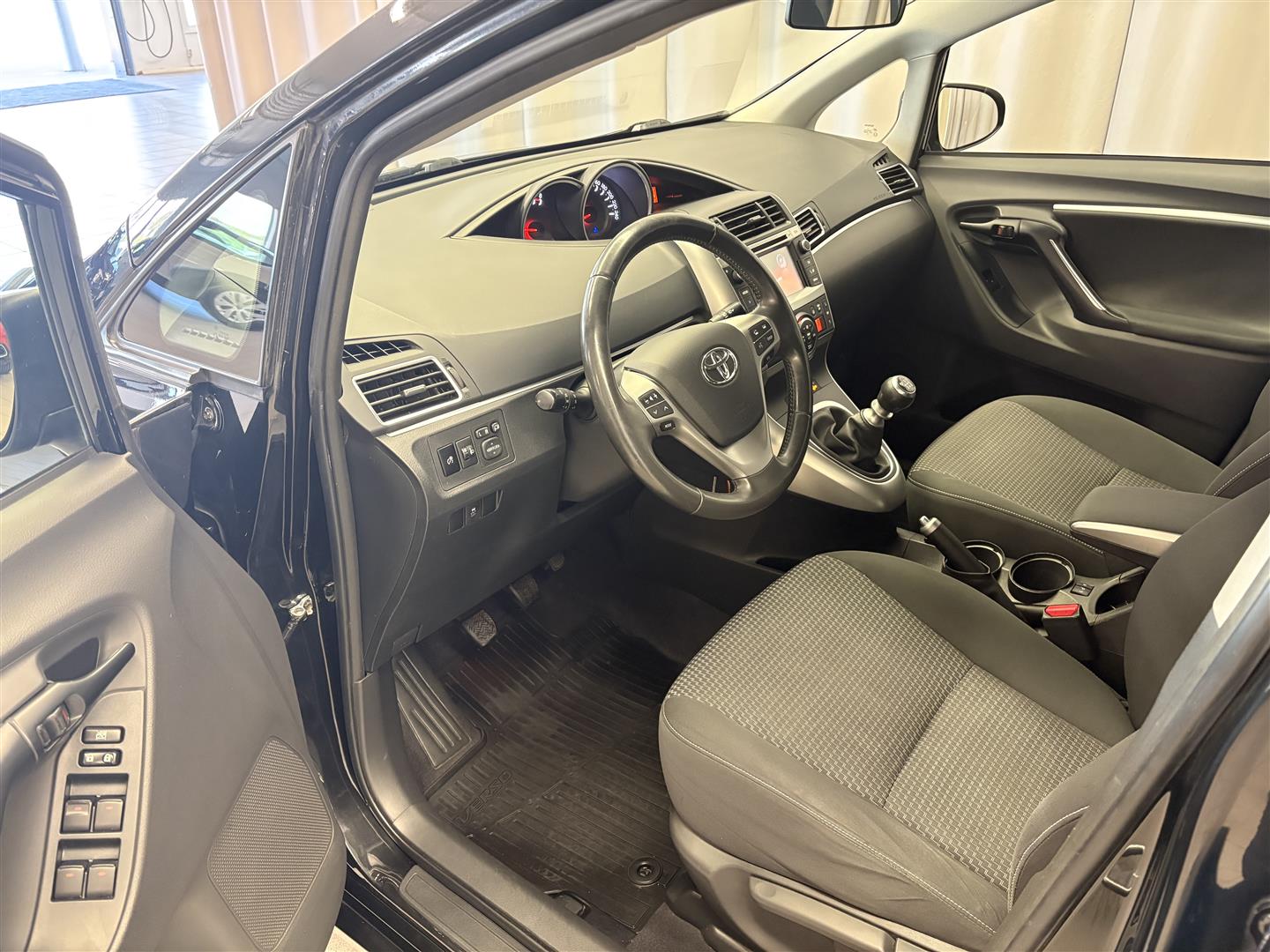 Toyota Verso 1,8 Valvematic Active 7p 2014, kuva 6/15