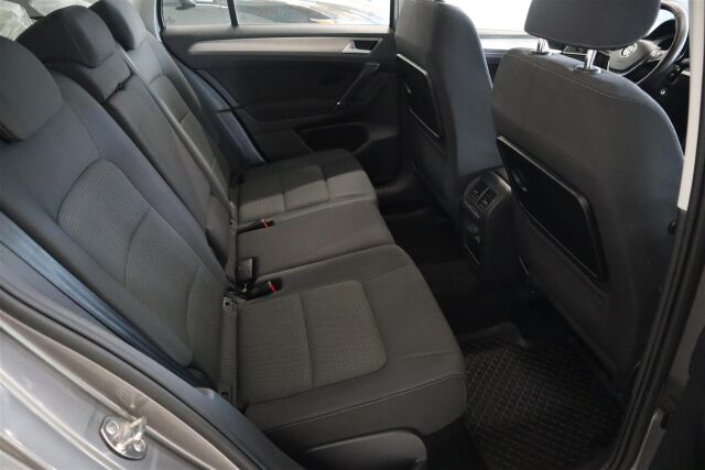 VOLKSWAGEN Golf Sportsvan 2015 Comfortline 1,4 TSI 92 kW (125 hv)  DSG