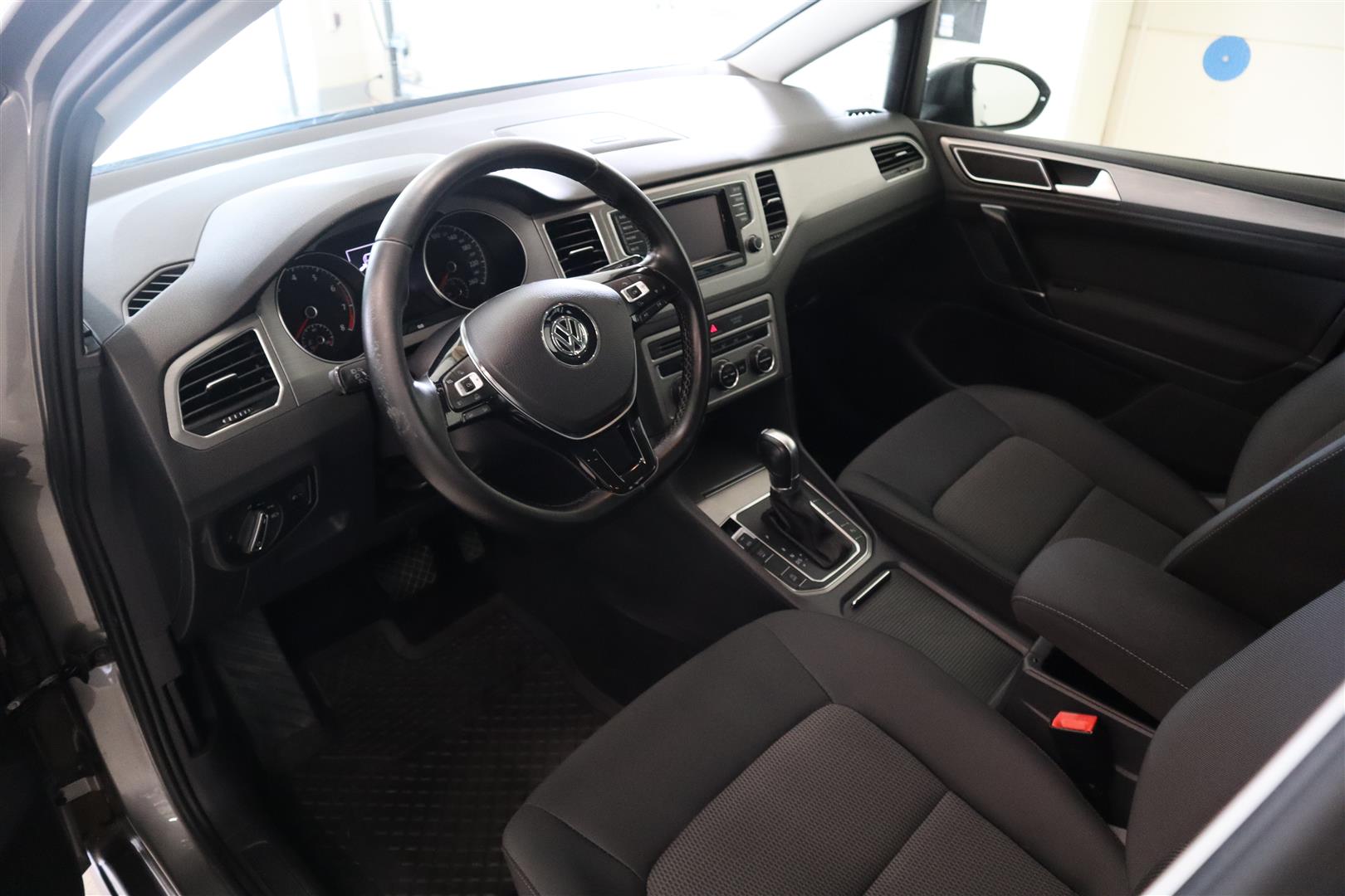 Volkswagen Golf Sportsvan 2015, photo 5/24