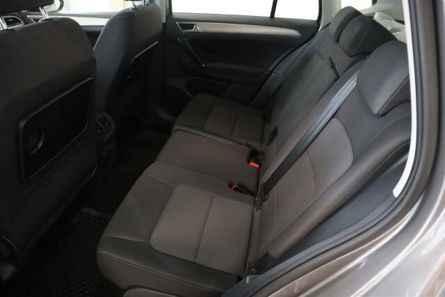 VOLKSWAGEN Golf Sportsvan 2015 Comfortline 1,4 TSI 92 kW (125 hv)  DSG