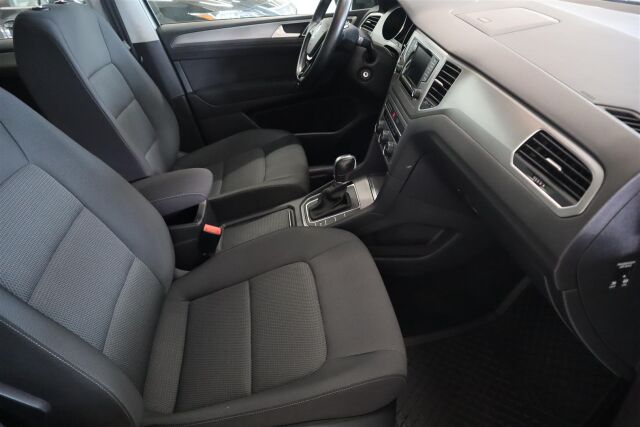 VOLKSWAGEN Golf Sportsvan 2015 Comfortline 1,4 TSI 92 kW (125 hv)  DSG